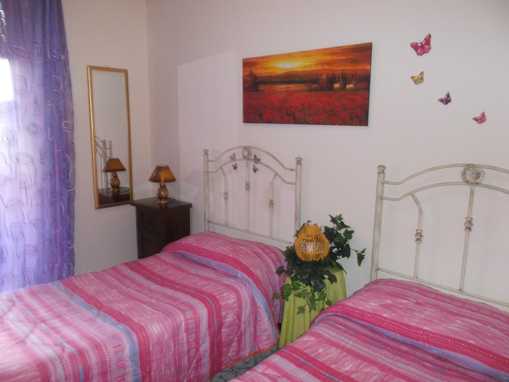 A Casa Di Marco Bed and Breakfast Catania Habitación foto
