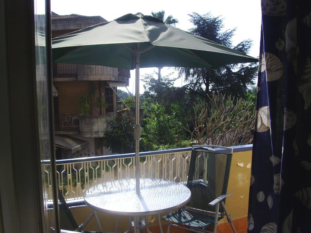 A Casa Di Marco Bed and Breakfast Catania Habitación foto
